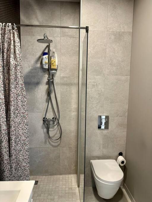Modern Central Apartment Riga Retreat 외부 사진