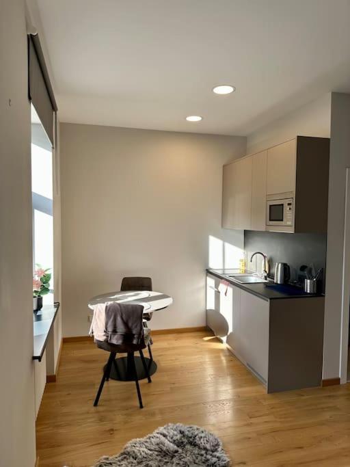 Modern Central Apartment Riga Retreat 외부 사진